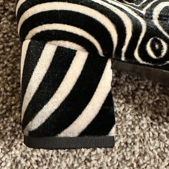 Vintage Pyschedelic Velvet Ankle Boots | Size 8.5 - Picture 5 of 6